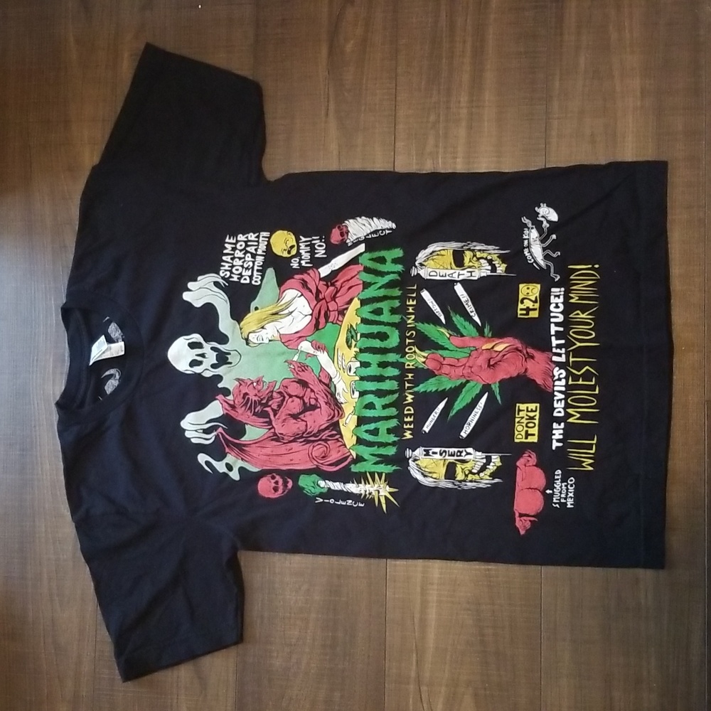 Critical Hit stoner t-shirt